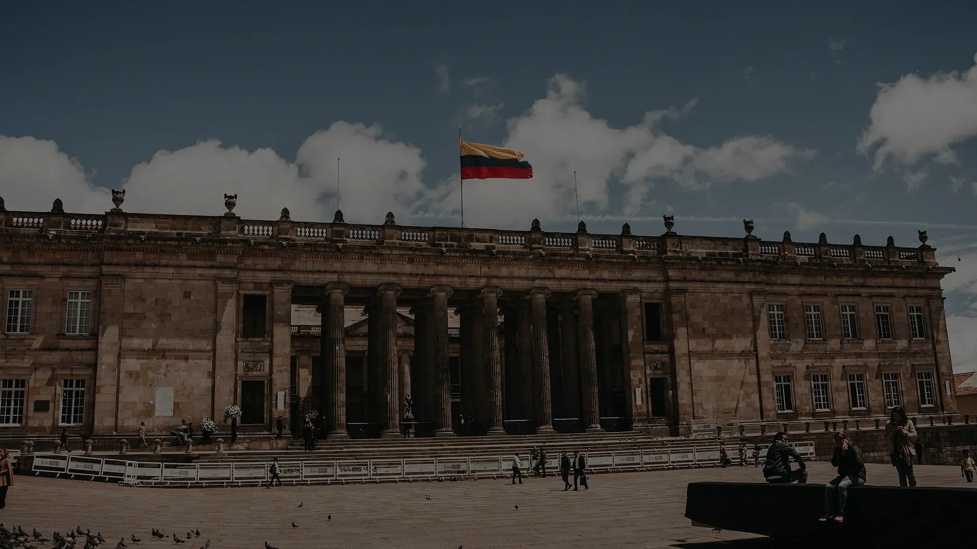 A picture of the Plaza de Bolívar in Columbia